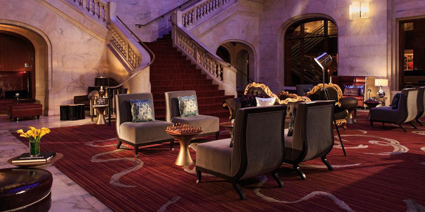 A picture of the interior of the Atterbury Hotel (formerly Renaissance Pittsburgh) Hotel.